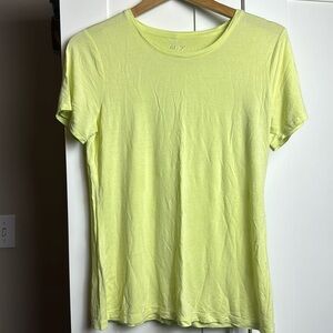 APT.9 Short Sleeve Tee shirt Medium